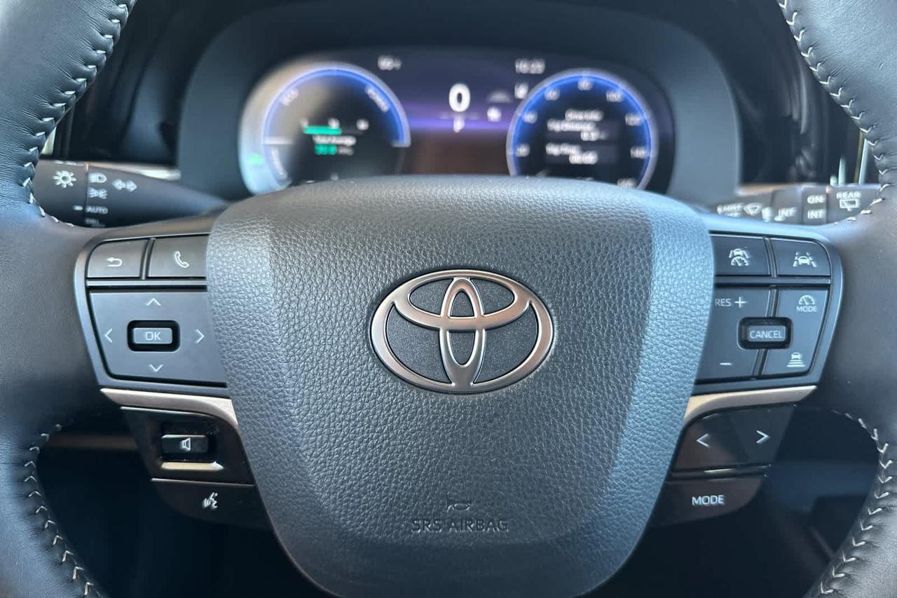 2025 Toyota Crown Signia XLE Roseville CA