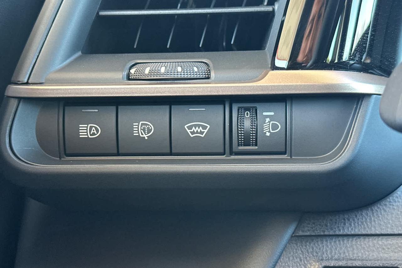 2025 Toyota Crown Signia XLE Roseville CA