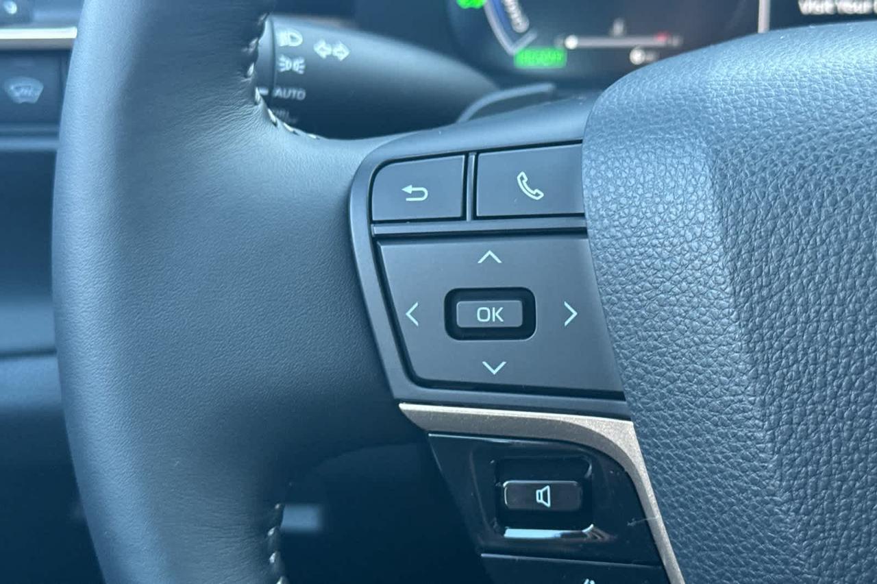 2025 Toyota Crown Signia XLE Roseville CA