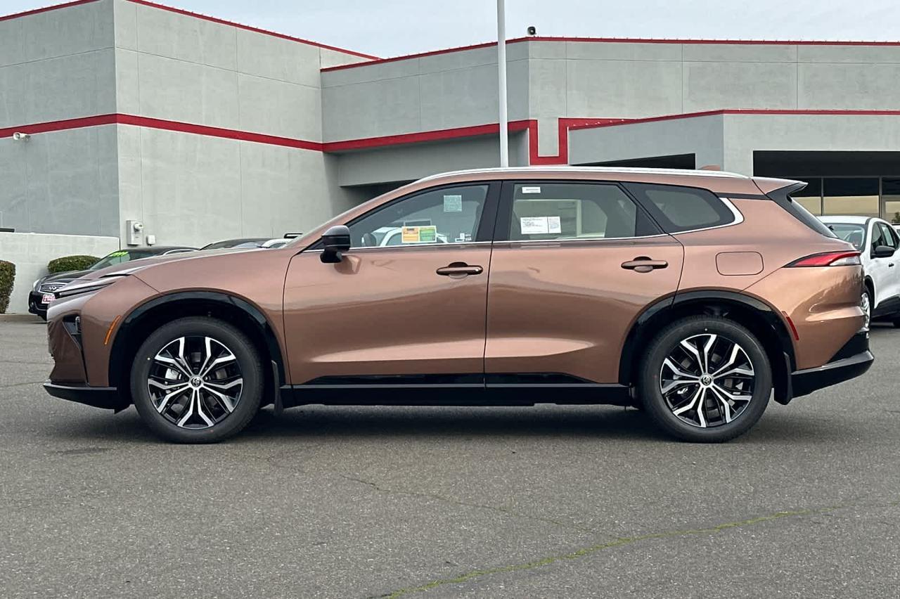 2025 Toyota Crown Signia XLE Roseville CA