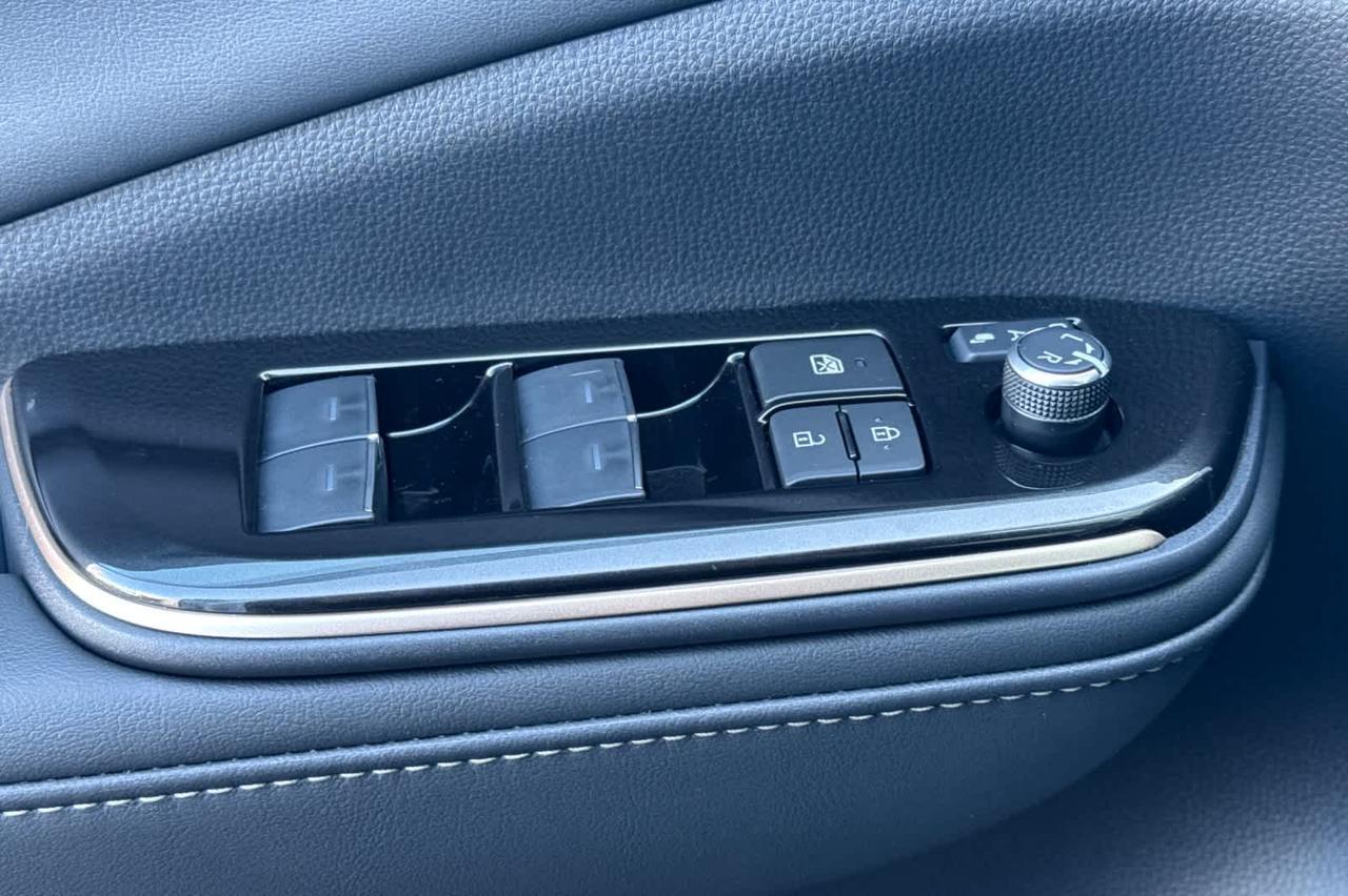 2025 Toyota Crown Signia XLE Roseville CA