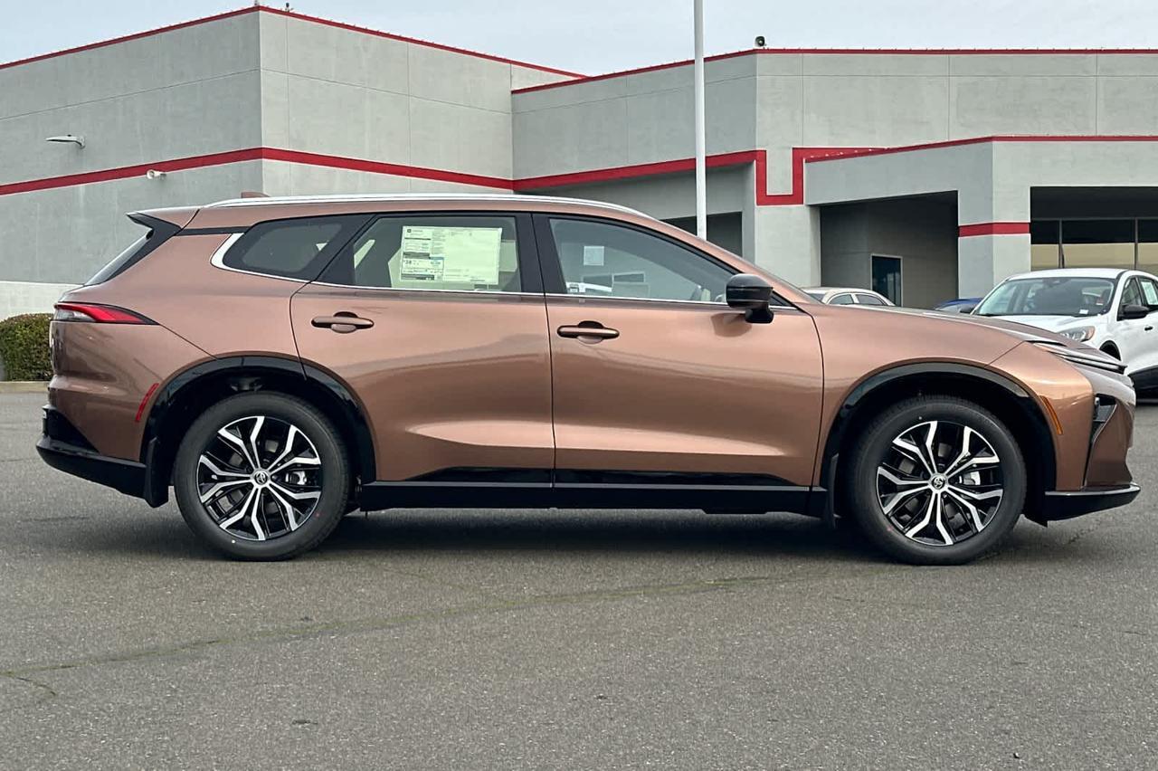 2025 Toyota Crown Signia XLE Roseville CA