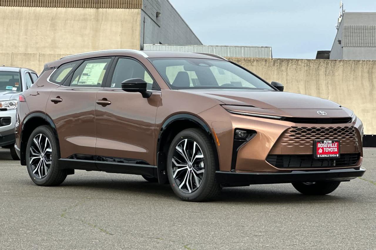 2025 Toyota Crown Signia XLE Roseville CA