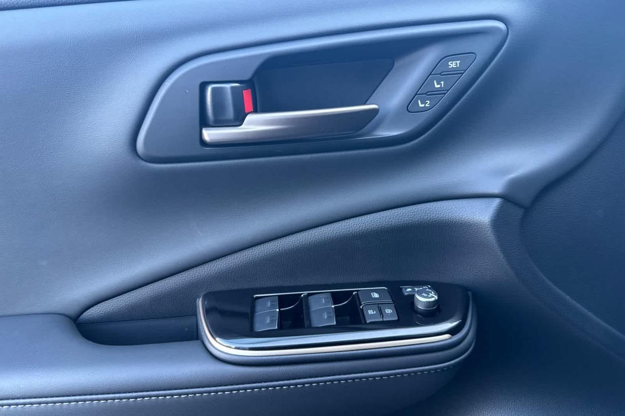 2025 Toyota Crown Signia XLE Roseville CA