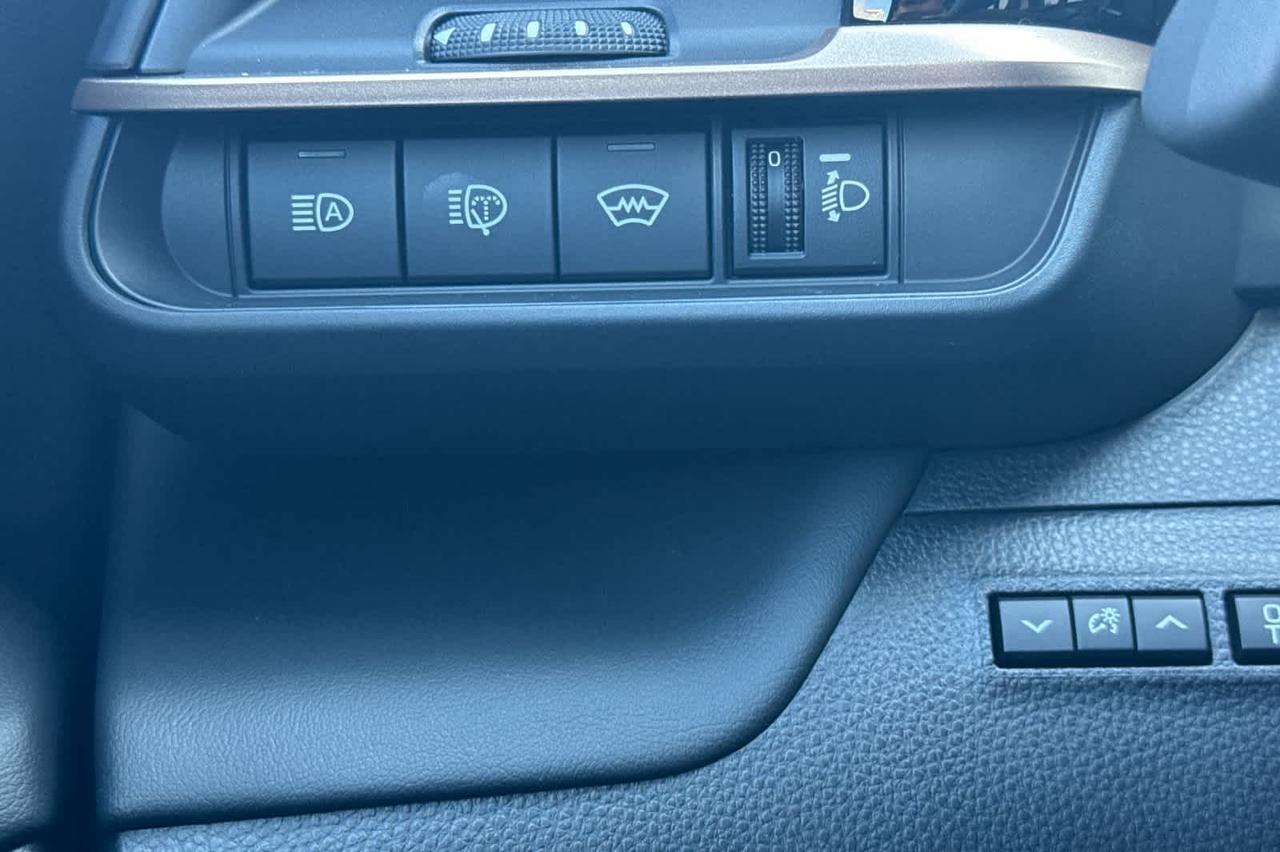 2025 Toyota Crown Signia XLE Roseville CA