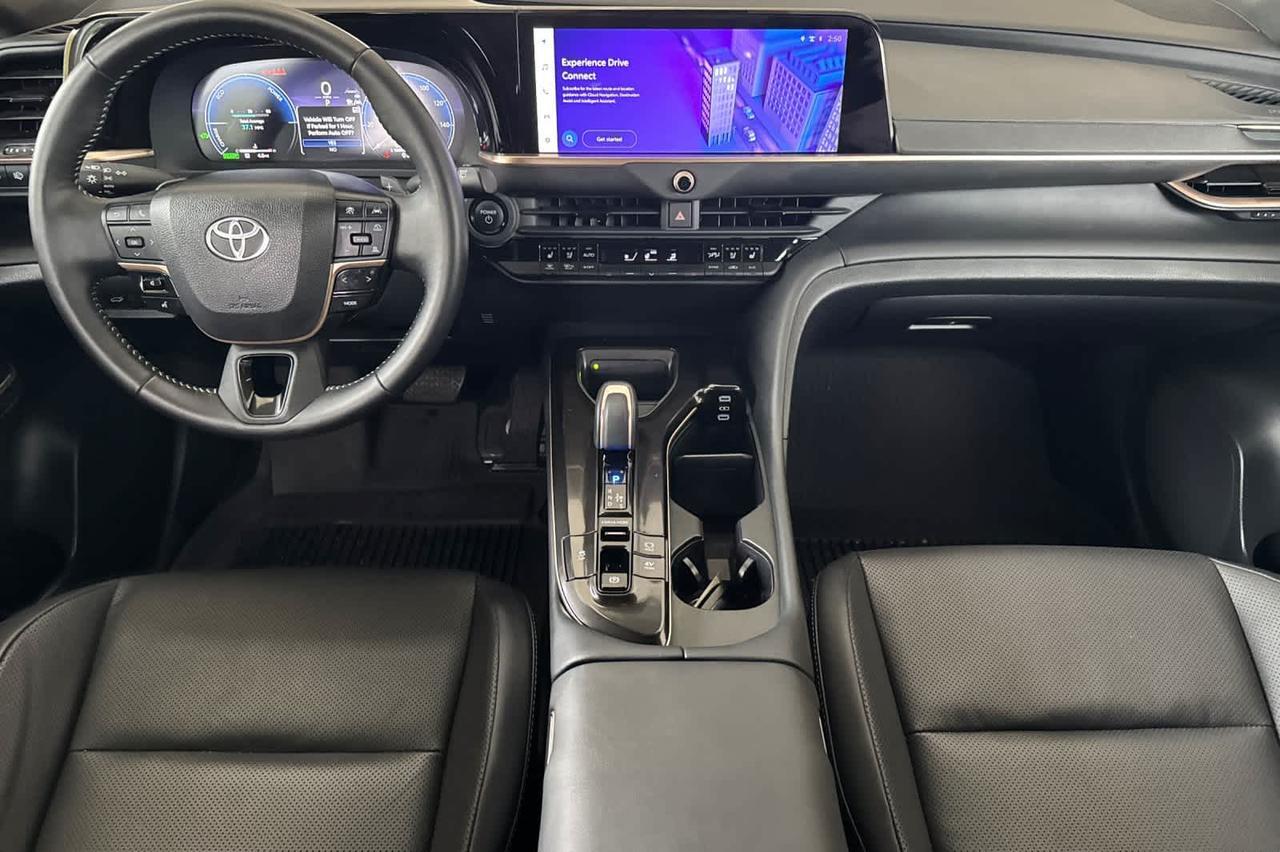 2025 Toyota Crown Signia XLE