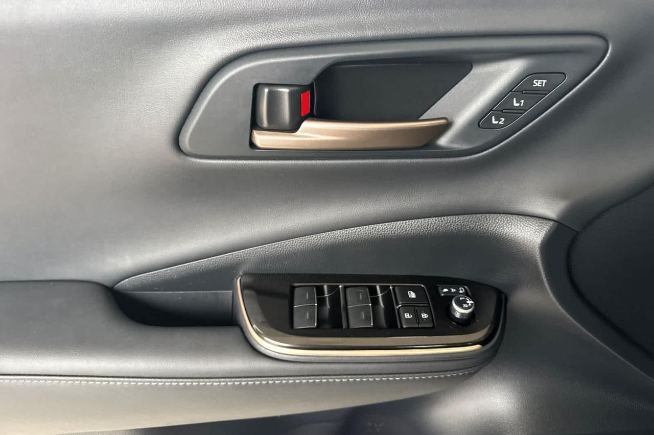 2025 Toyota Crown Signia XLE Roseville CA