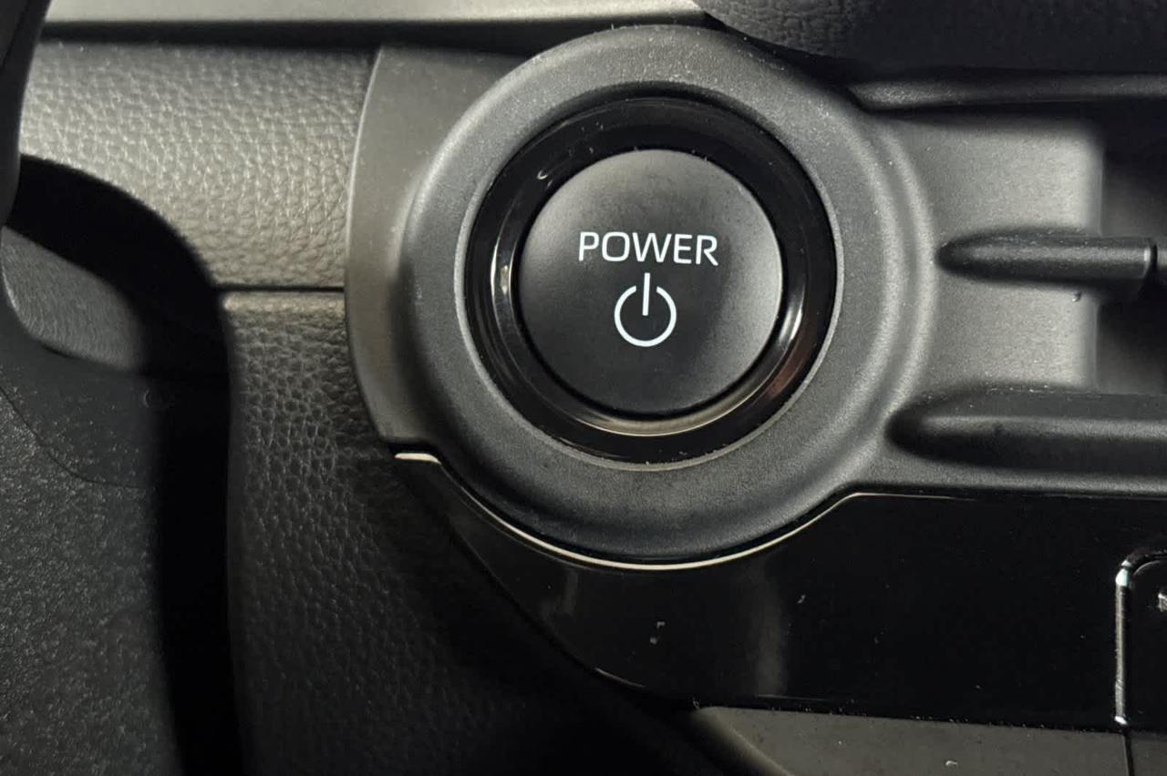 2025 Toyota Crown Signia XLE Roseville CA