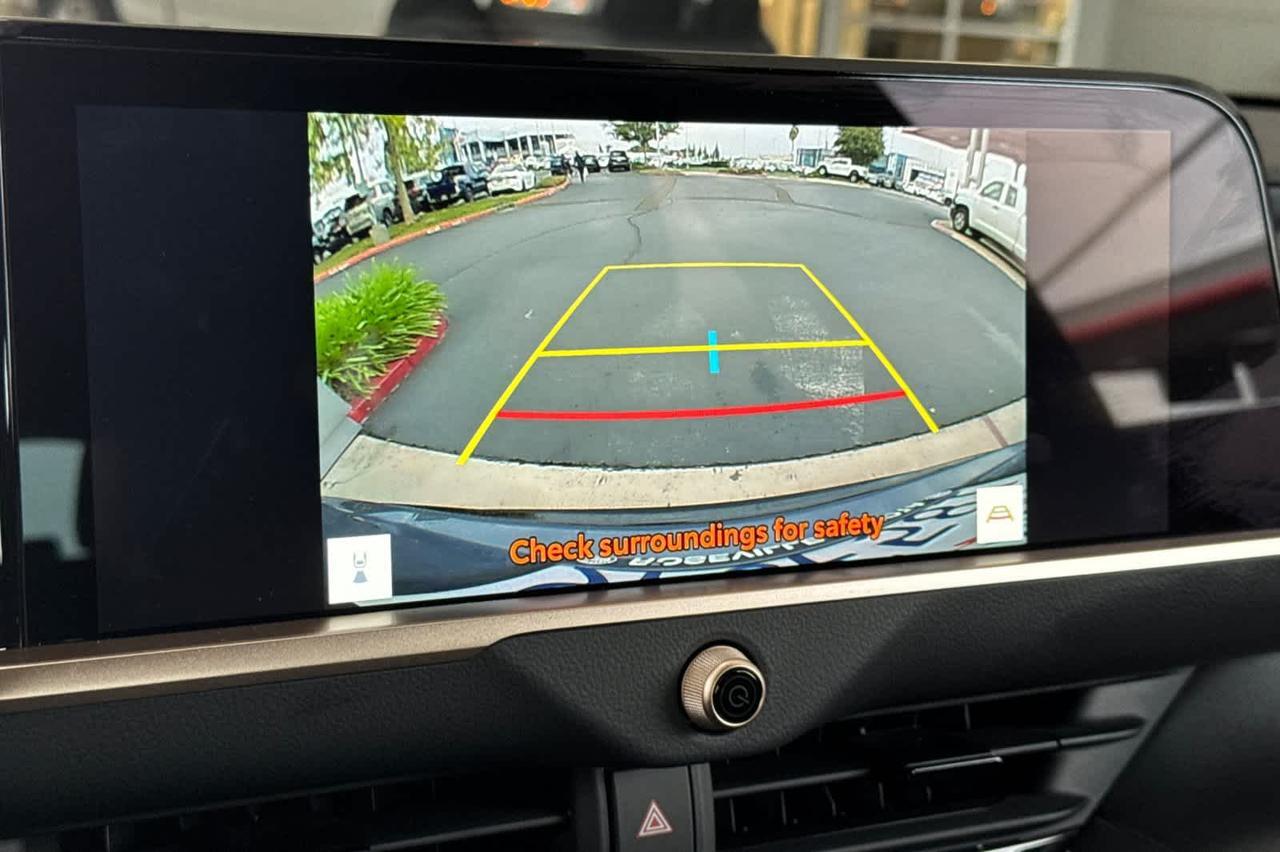 2025 Toyota Crown Signia XLE Roseville CA