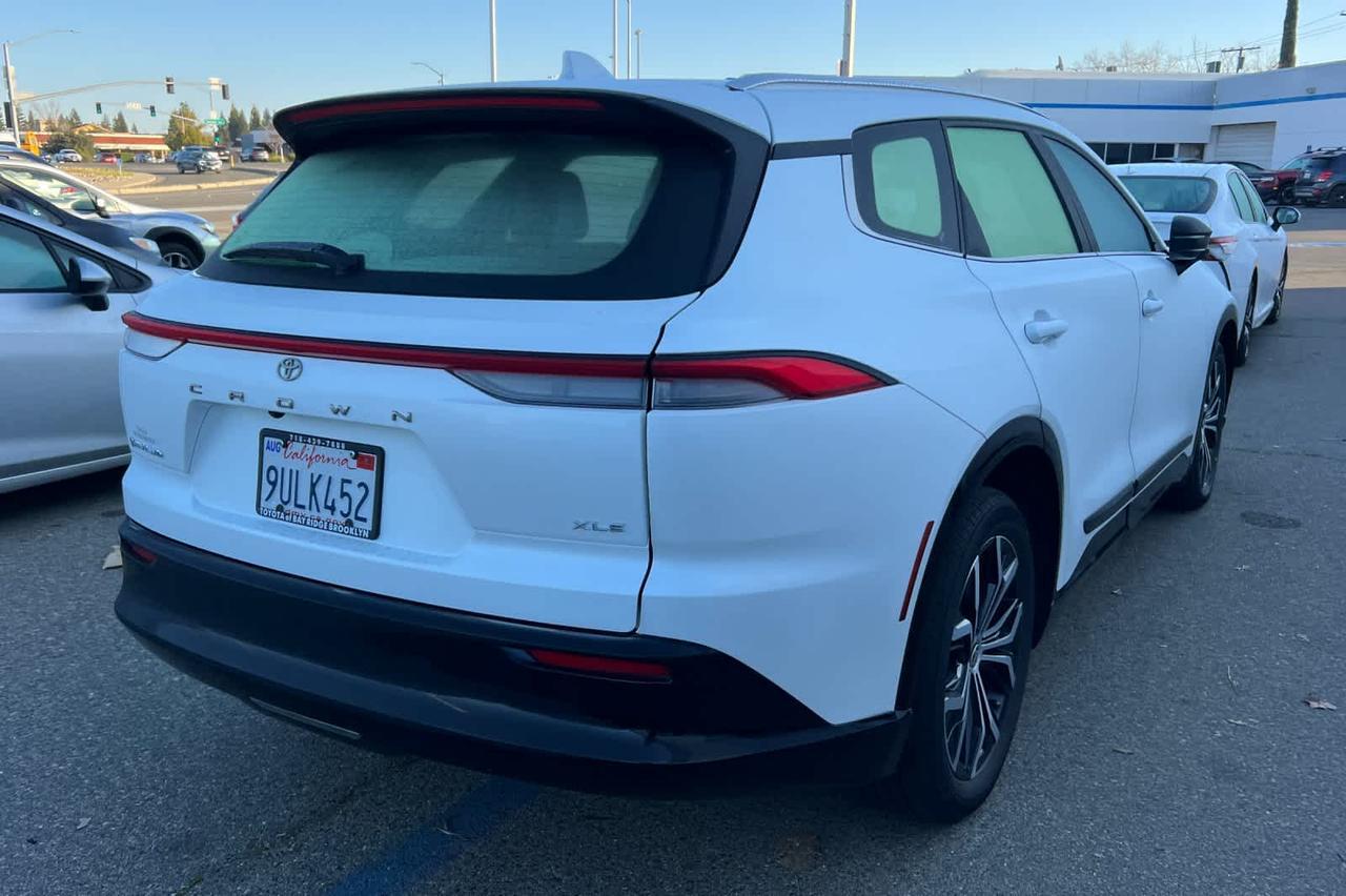 2025 Toyota Crown Signia XLE