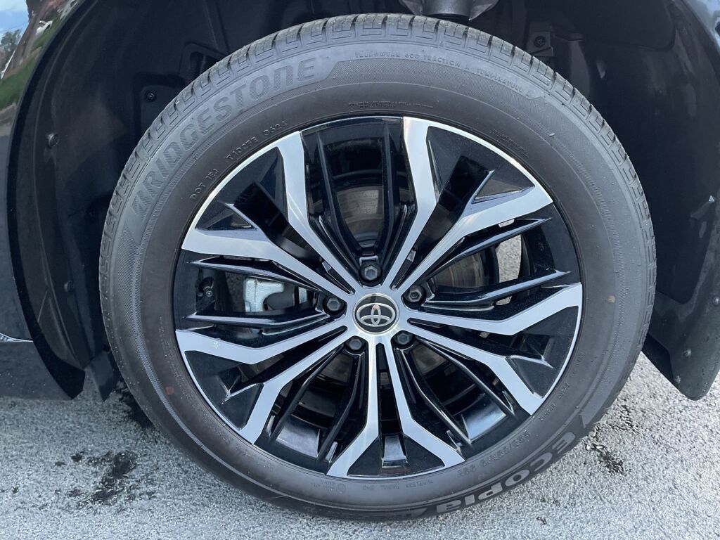 2025 Toyota Crown Signia XLE Richmond VA