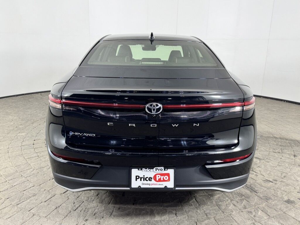 2025 Toyota Crown XLE AWD Maumee OH