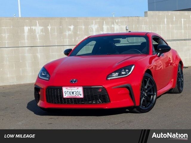 2025 Toyota GR86 Premium