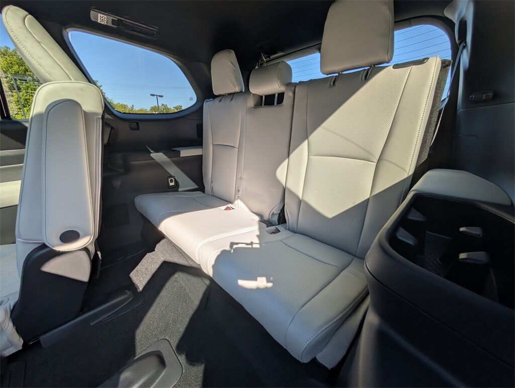 2025 Toyota Grand Highlander Hybrid MAX Platinum