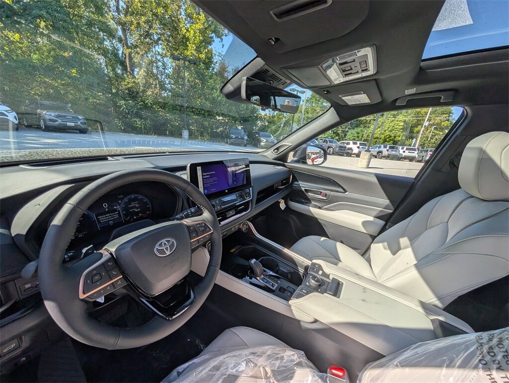 2025 Toyota Grand Highlander Hybrid MAX Platinum