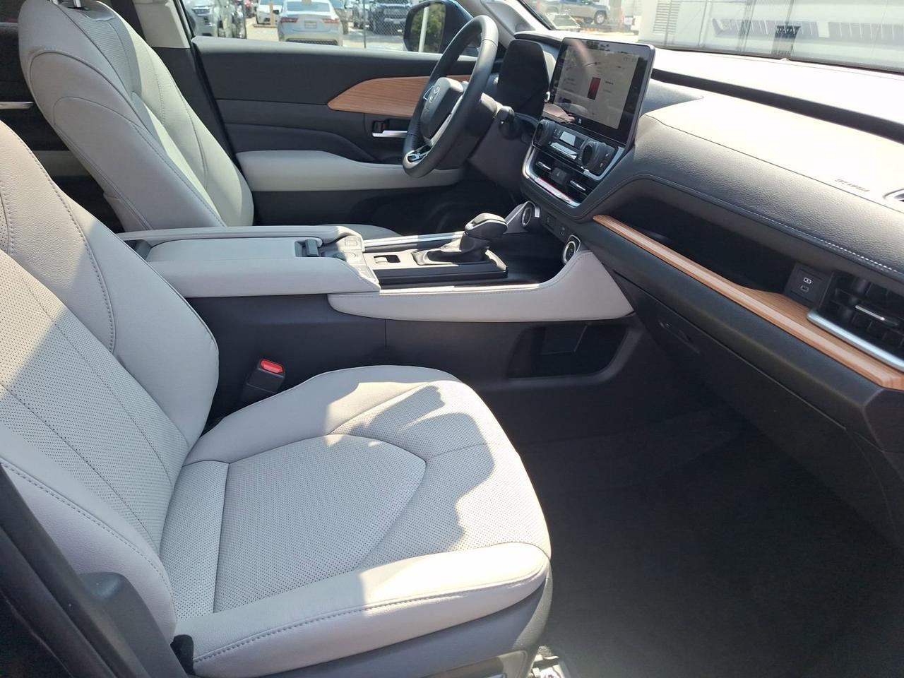 2025 Toyota Grand Highlander Limited Hurst TX