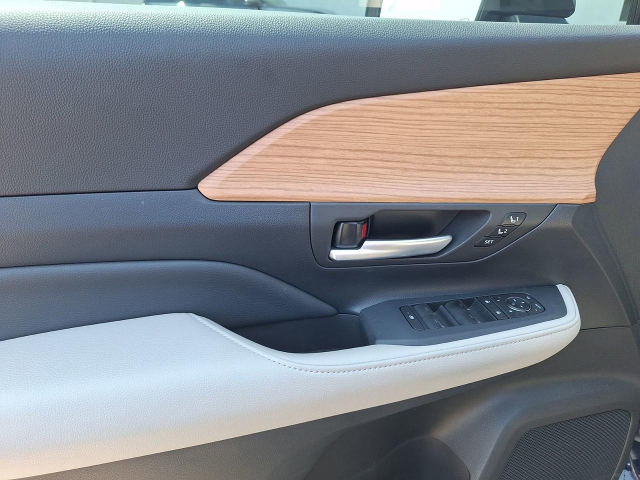 2025 Toyota Grand Highlander Limited Hurst TX