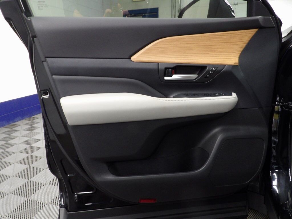 2025 Toyota Grand Highlander Platinum AWD Fond du Lac WI