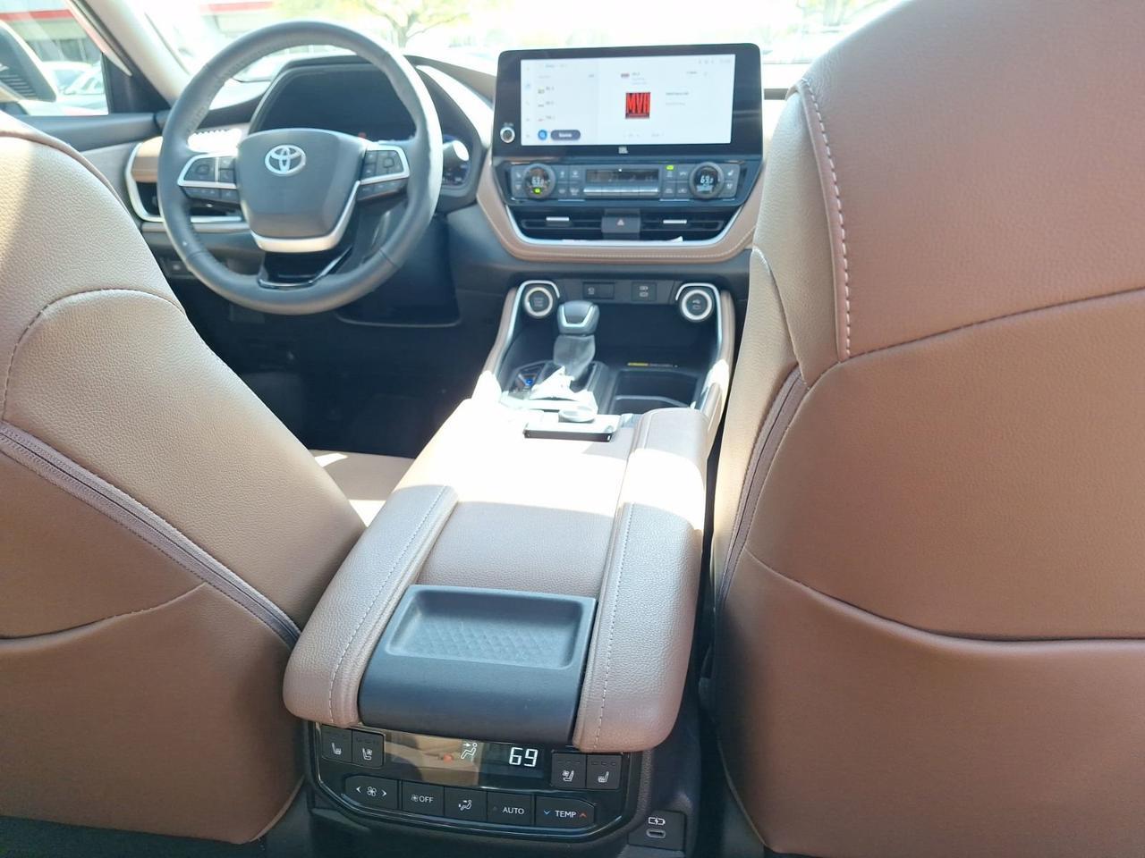 2025 Toyota Grand Highlander Platinum Hurst TX