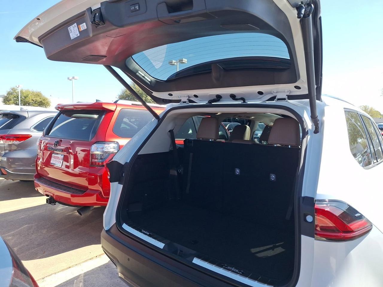 2025 Toyota Grand Highlander Platinum Hurst TX