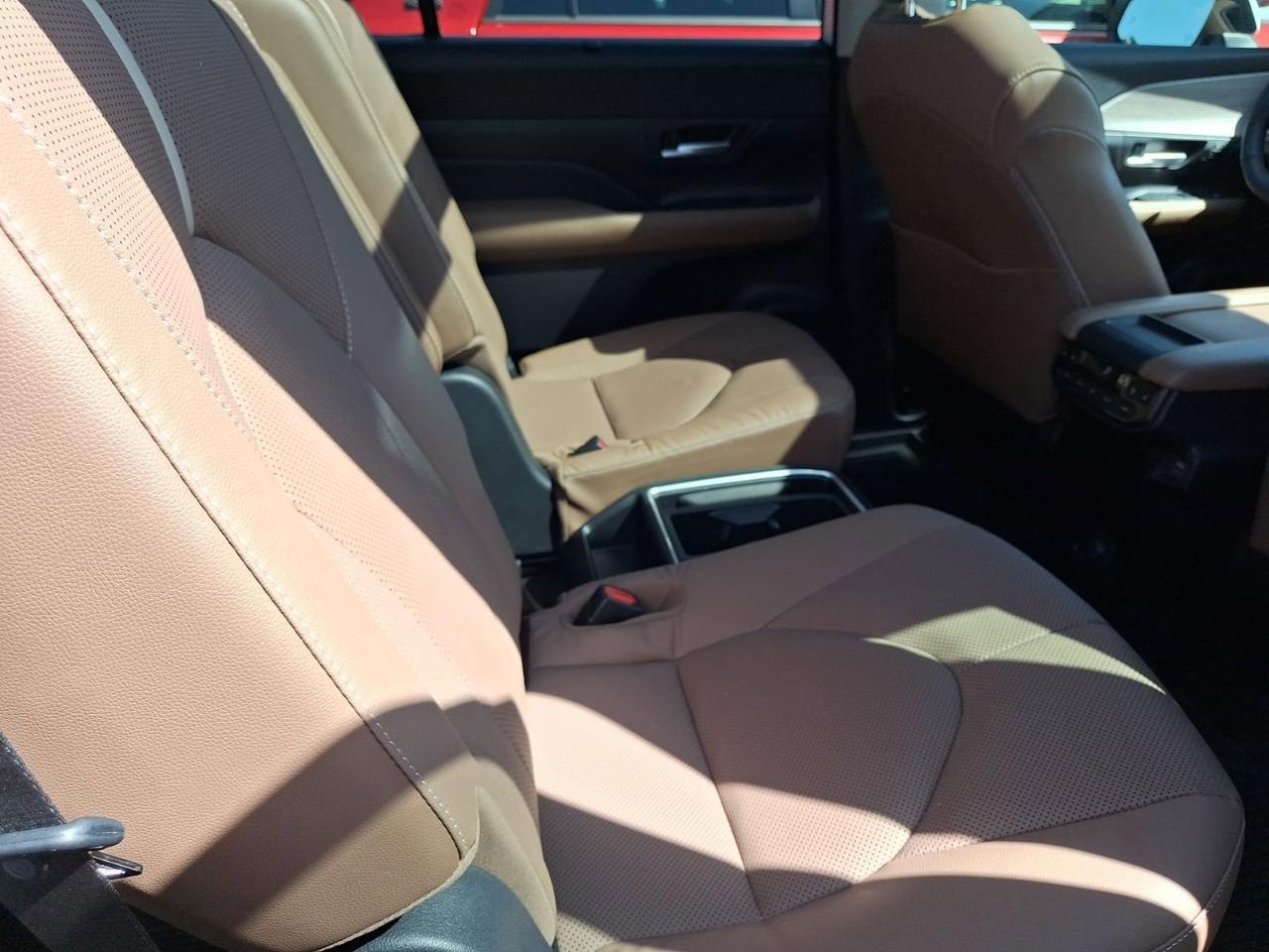 2025 Toyota Grand Highlander Platinum Hurst TX