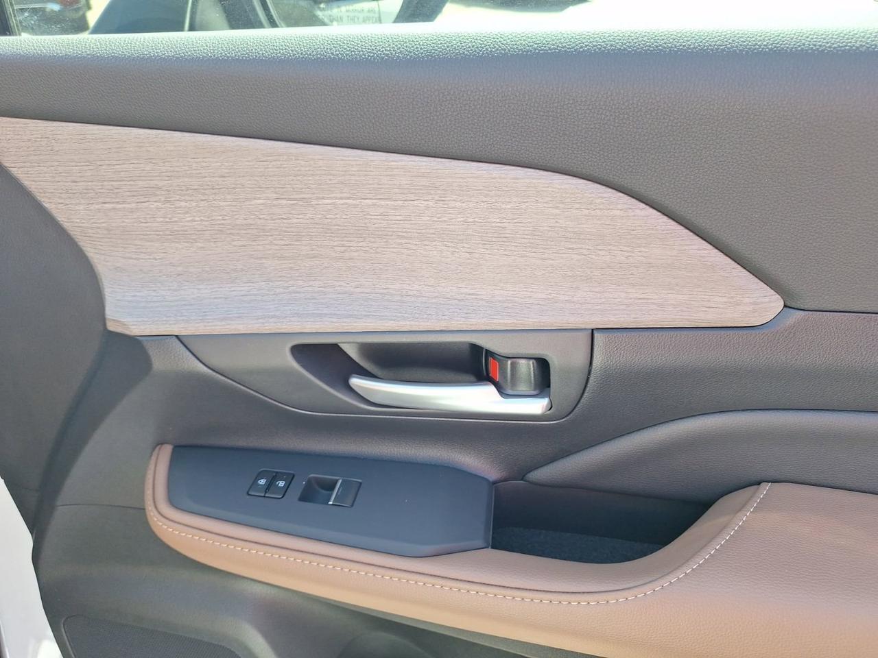 2025 Toyota Grand Highlander Platinum Hurst TX