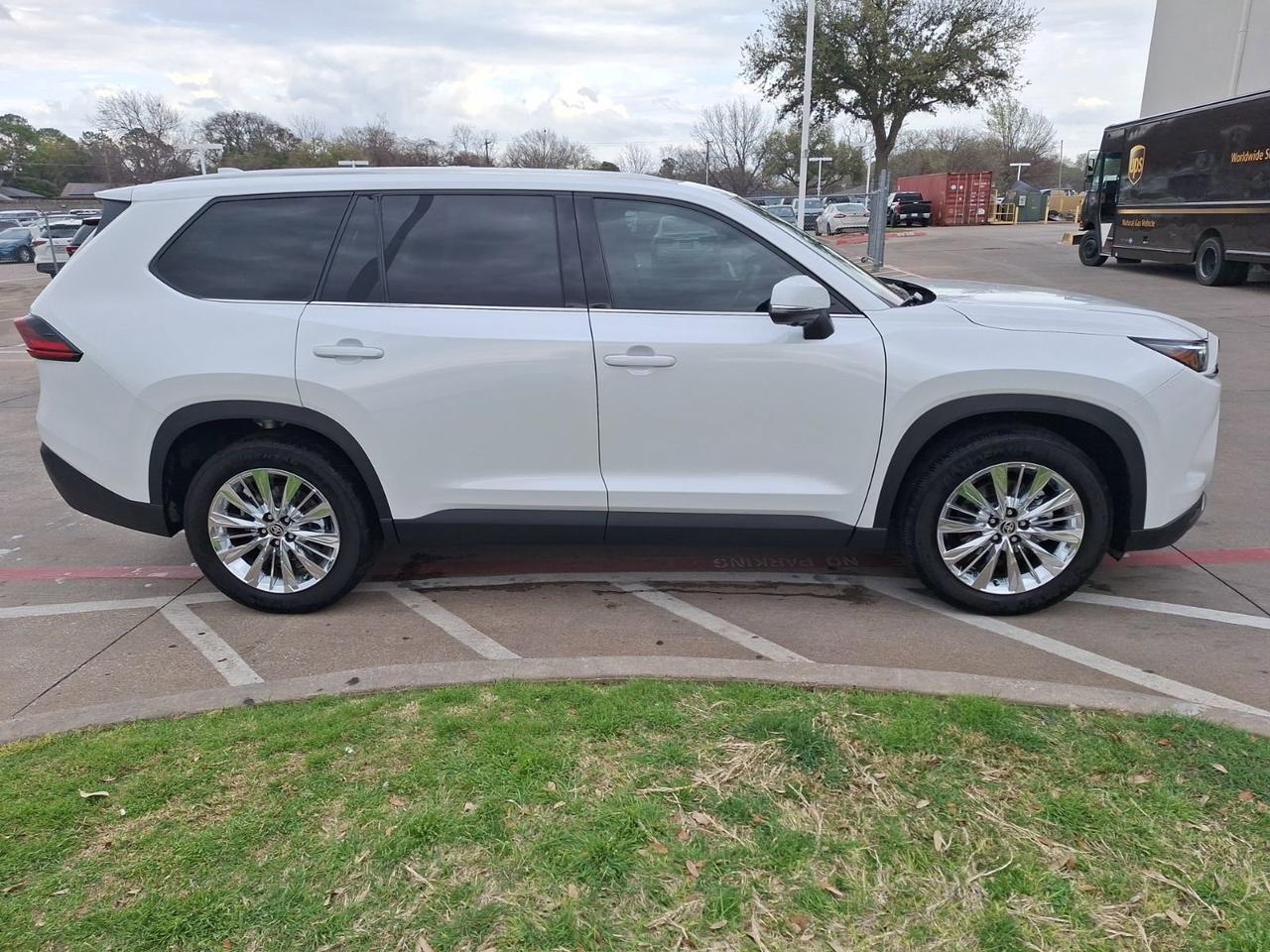 2025 Toyota Grand Highlander Platinum Hurst TX