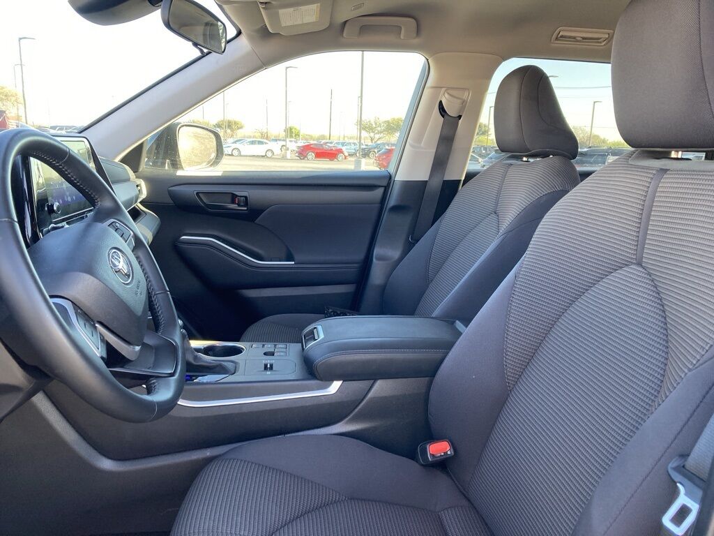 2025 Toyota Highlander San Antonio TX