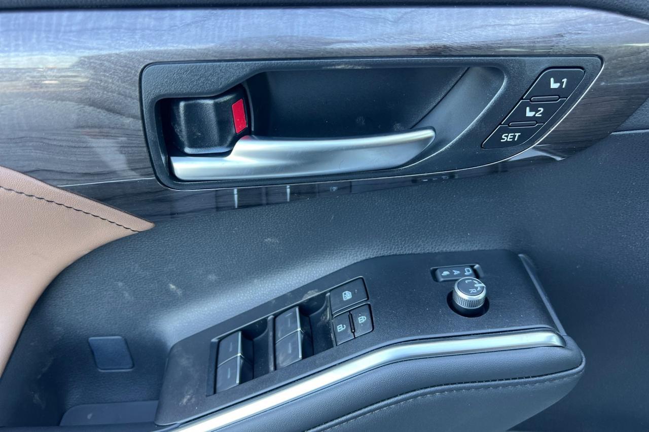 2025 Toyota Highlander Hybrid Ontario OR