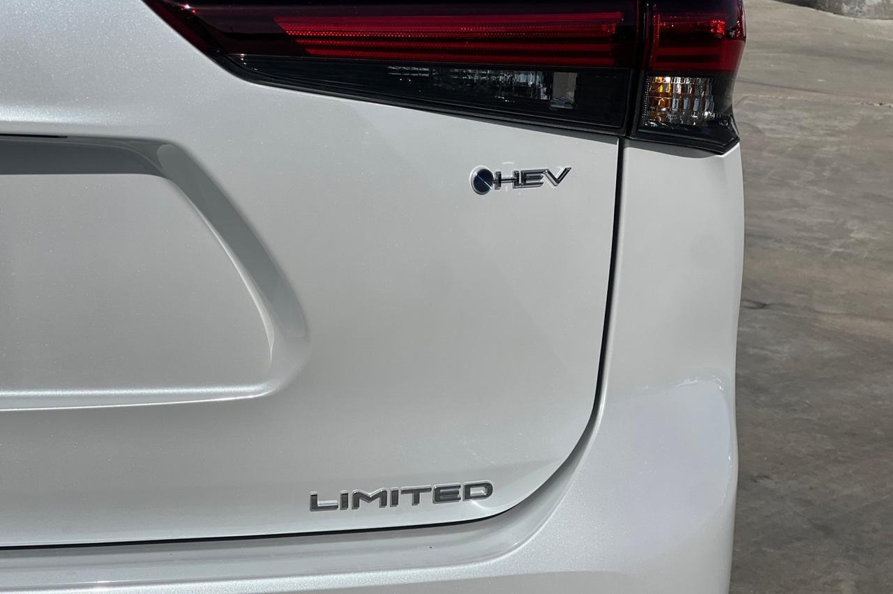2025 Toyota Highlander Hybrid Ontario OR