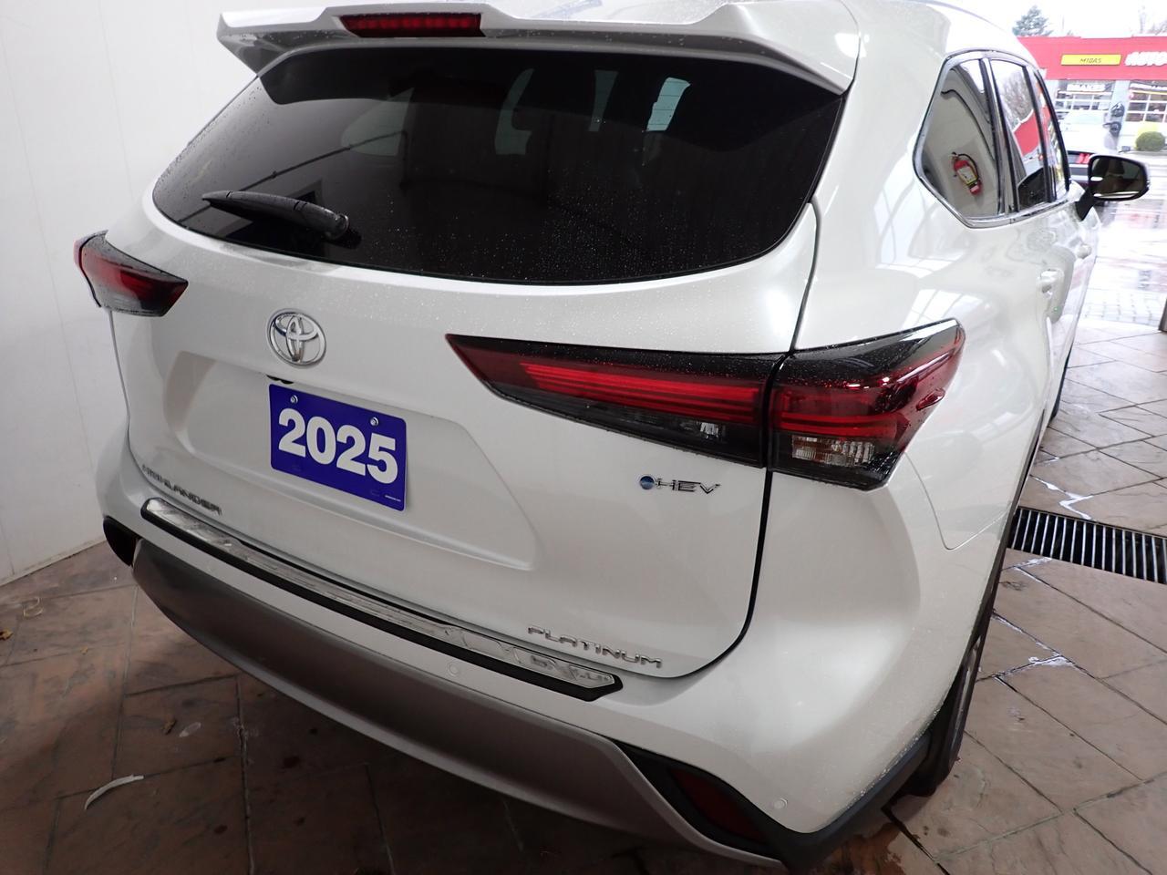 2025 Toyota Highlander Hybrid PLATNIUM AWD LEATHER NAVI SUNROOF 7 PASS Listowel ON