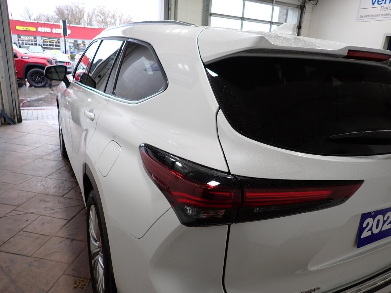 2025 Toyota Highlander Hybrid PLATNIUM AWD LEATHER NAVI SUNROOF 7 PASS Listowel ON