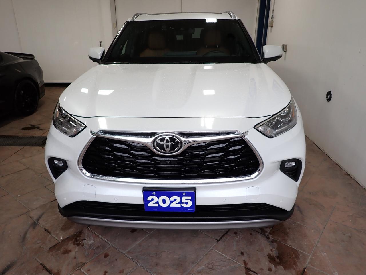 2025 Toyota Highlander Hybrid PLATNIUM AWD LEATHER NAVI SUNROOF 7 PASS Listowel ON