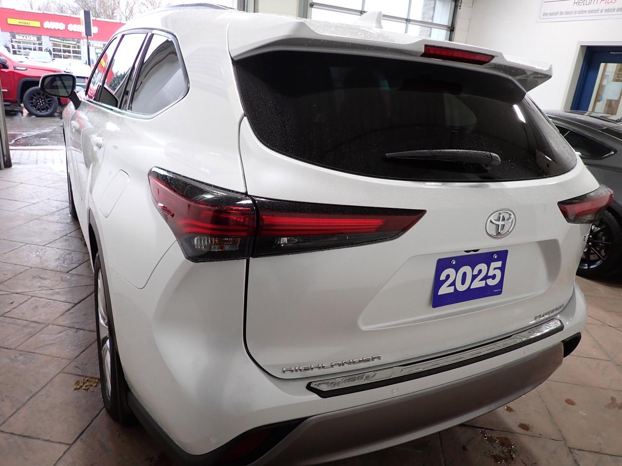 2025 Toyota Highlander Hybrid PLATNIUM AWD LEATHER NAVI SUNROOF 7 PASS Listowel ON