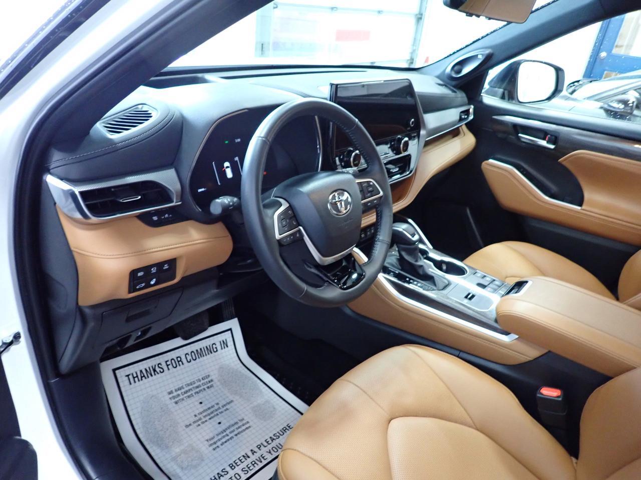 2025 Toyota Highlander Hybrid PLATNIUM AWD LEATHER NAVI SUNROOF 7 PASS Listowel ON