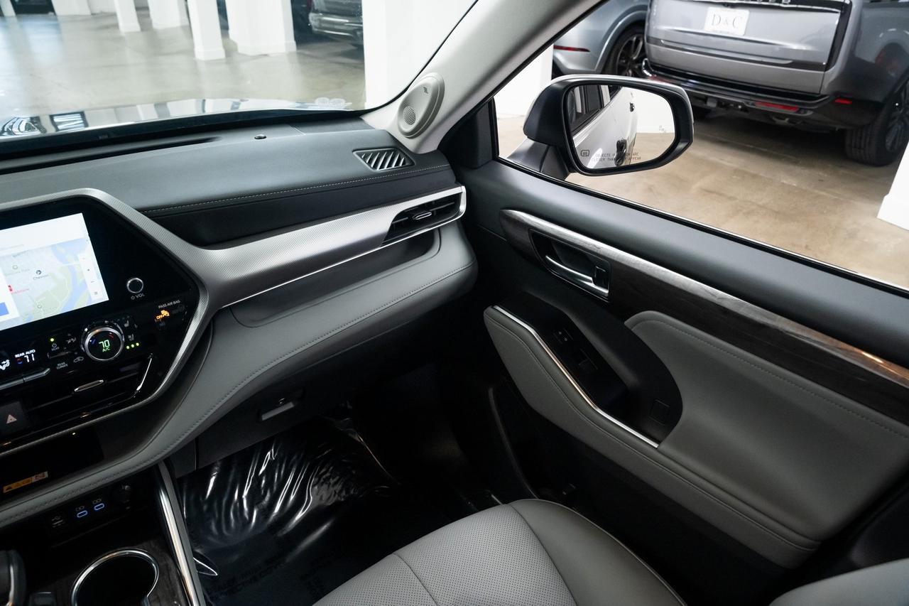 2025 Toyota Highlander Hybrid Platinum 1 Owner Vented Seats Portland OR