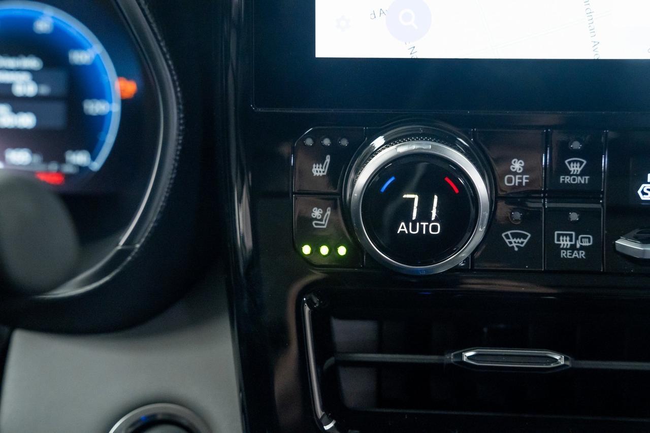 2025 Toyota Highlander Hybrid Platinum 1 Owner Vented Seats Portland OR