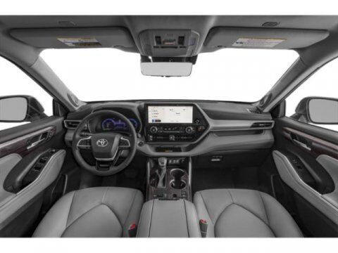 2025 Toyota Highlander Hybrid Platinum Hurst TX