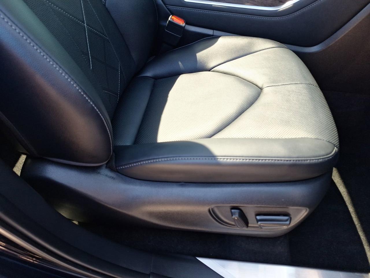 2025 Toyota Highlander Hybrid Platinum Hurst TX