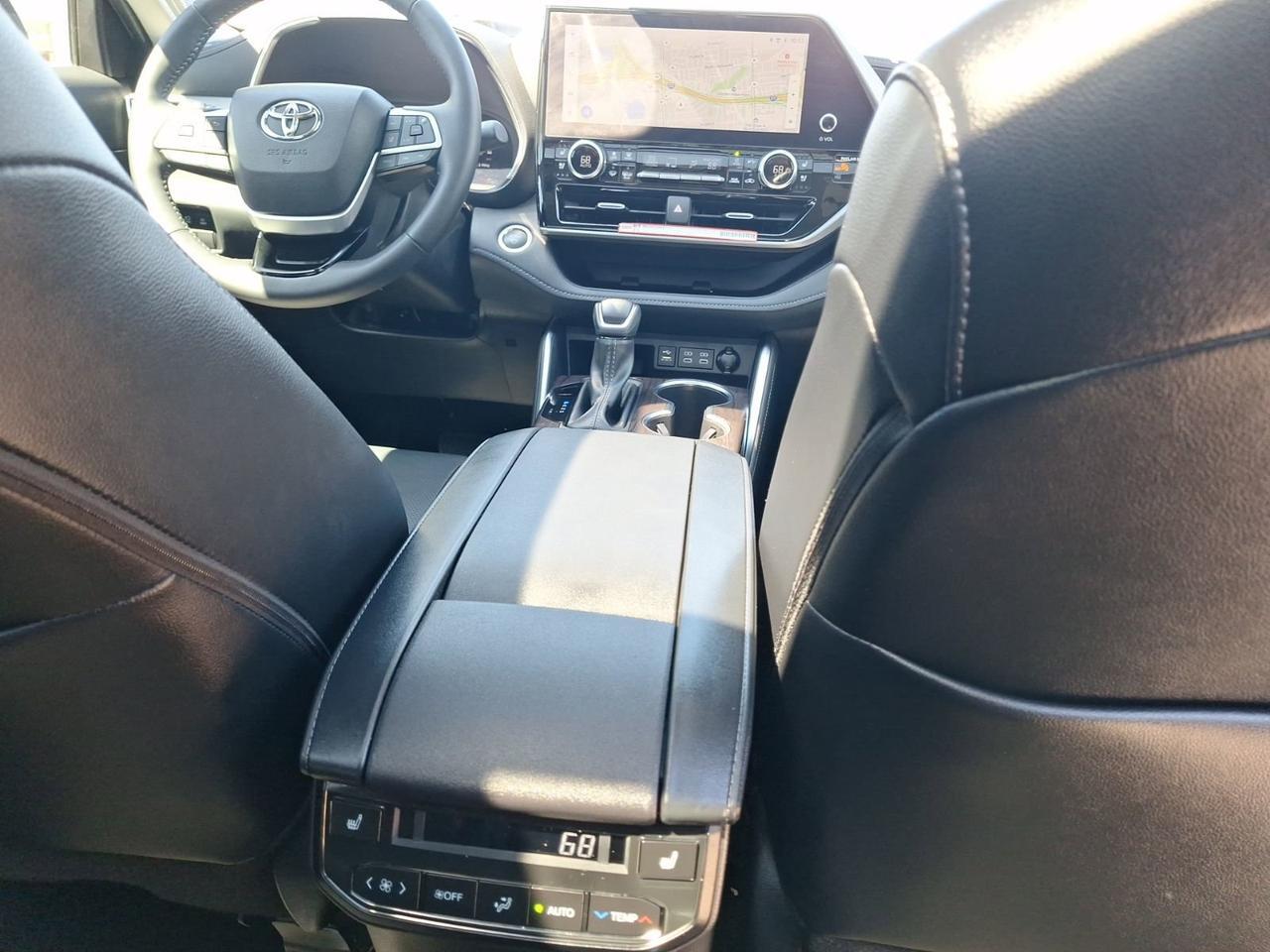 2025 Toyota Highlander Hybrid Platinum Hurst TX