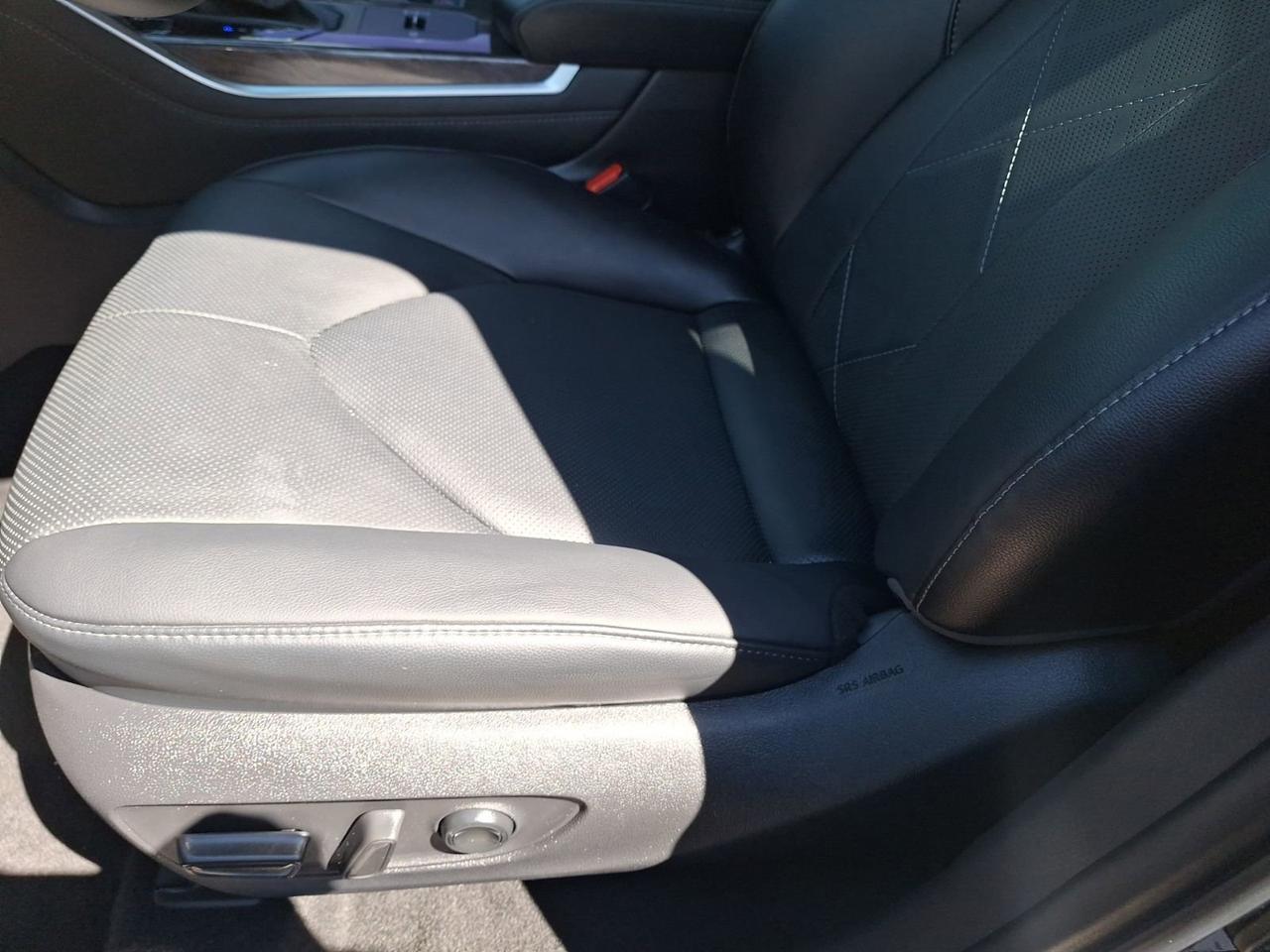 2025 Toyota Highlander Hybrid Platinum Hurst TX