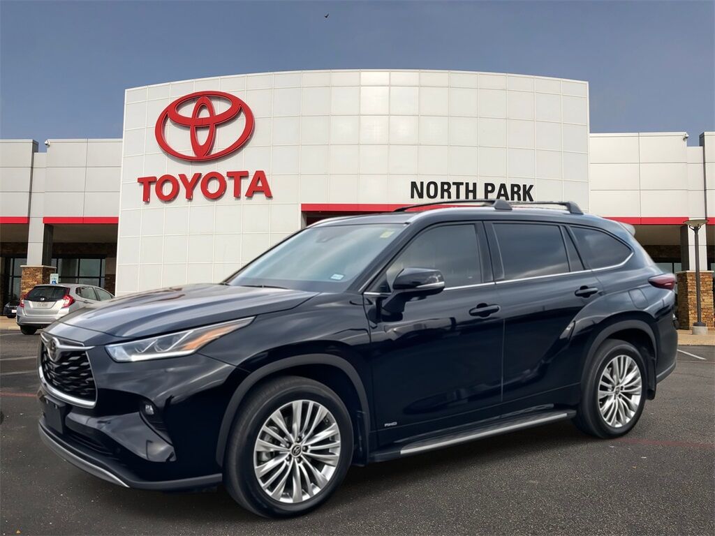 2025 Toyota Highlander Hybrid Platinum