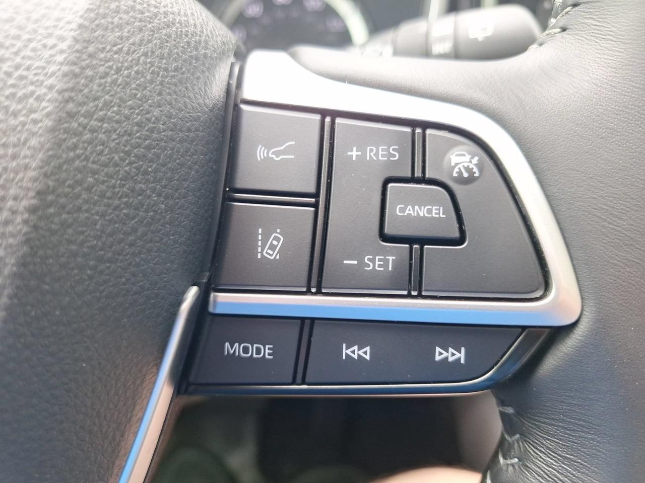 2025 Toyota Highlander Hybrid XLE Hurst TX