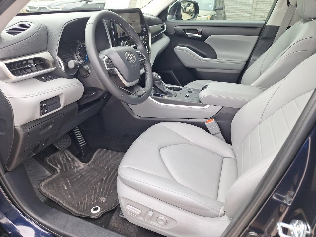 2025 Toyota Highlander Hybrid XLE Hurst TX