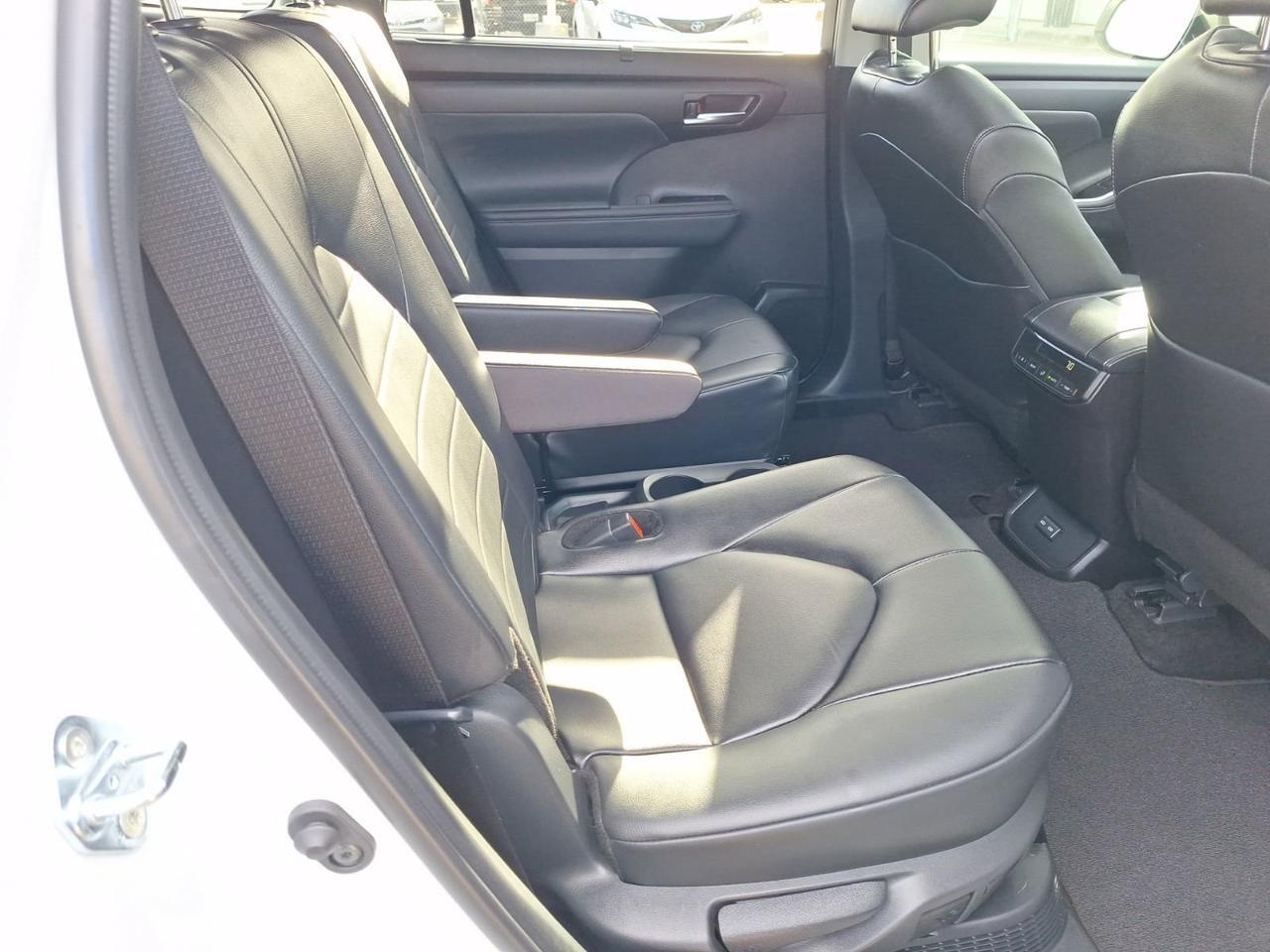 2025 Toyota Highlander Hybrid XLE Hurst TX