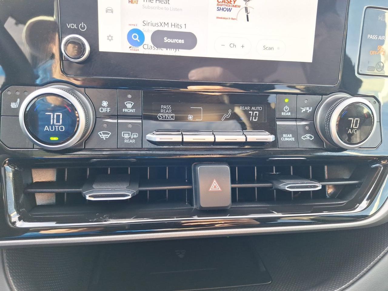 2025 Toyota Highlander Hybrid XLE Hurst TX