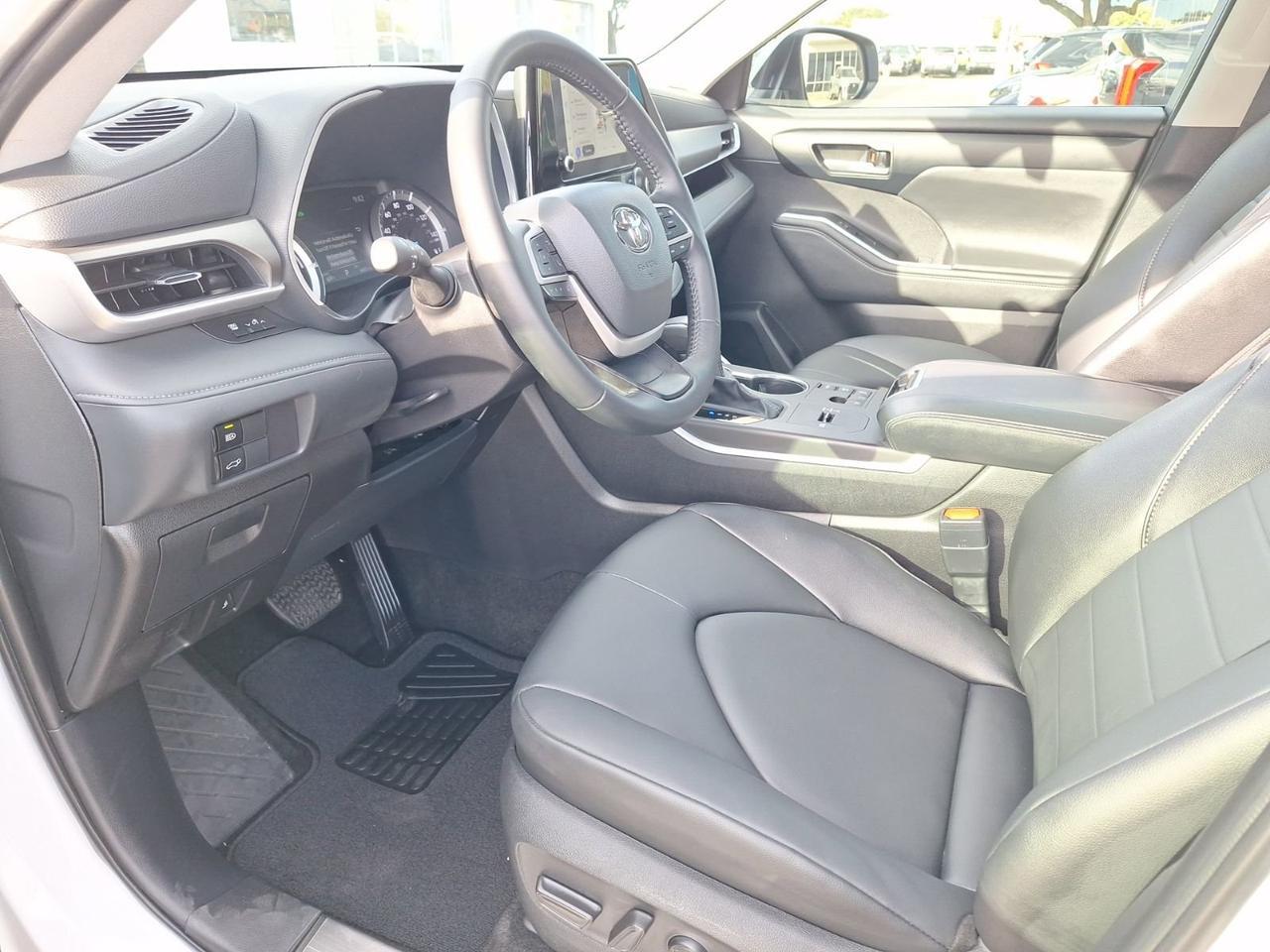 2025 Toyota Highlander Hybrid XLE Hurst TX