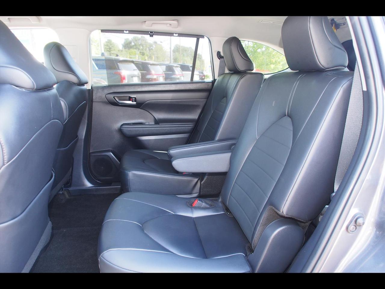 2025 Toyota Highlander Hybrid XLE