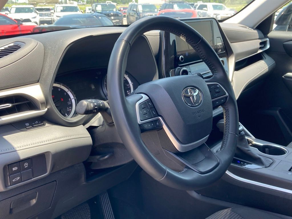 2025 Toyota Highlander LE San Antonio TX