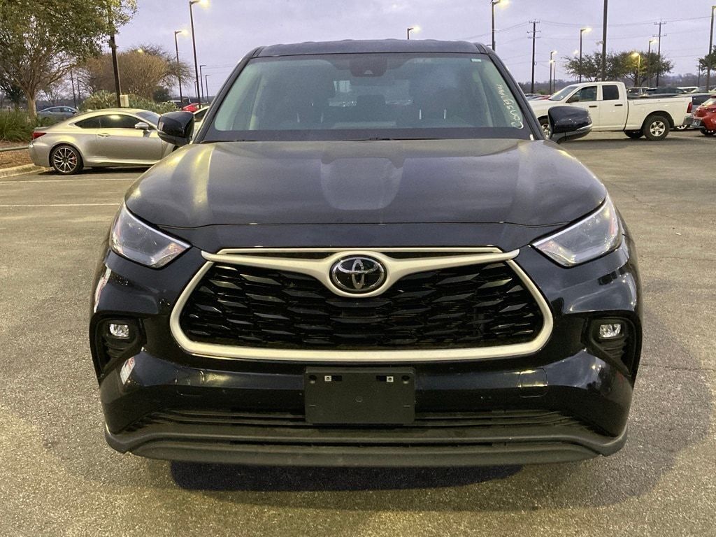 2025 Toyota Highlander LE